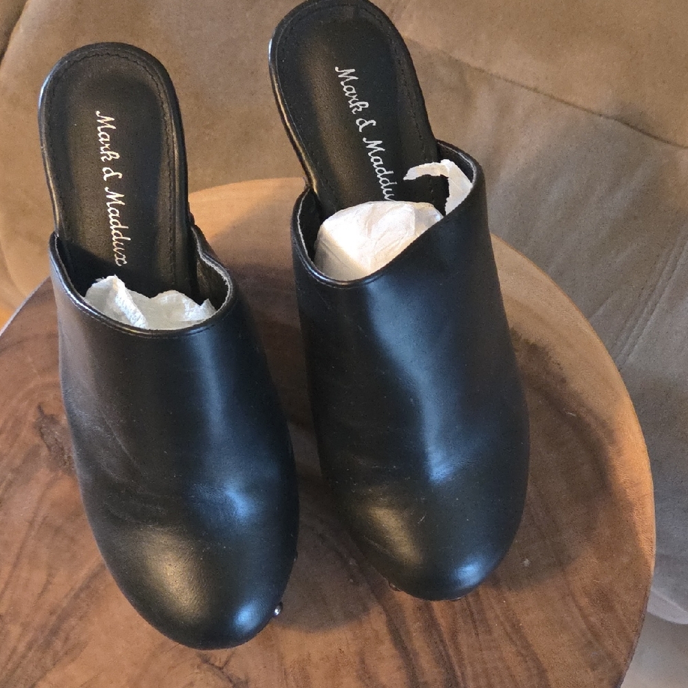 Marc & Maddux Women's Black Mules